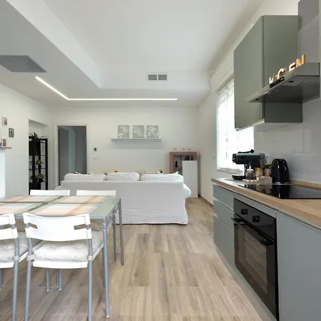 Apartmán Nadia Flat - 10 Minutes From The