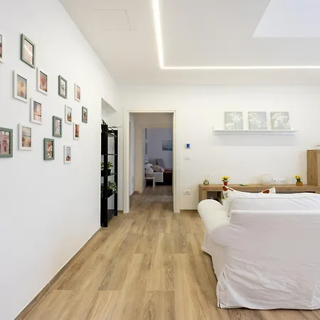 Nadia Flat - 10 Minutes From The Apartamento *